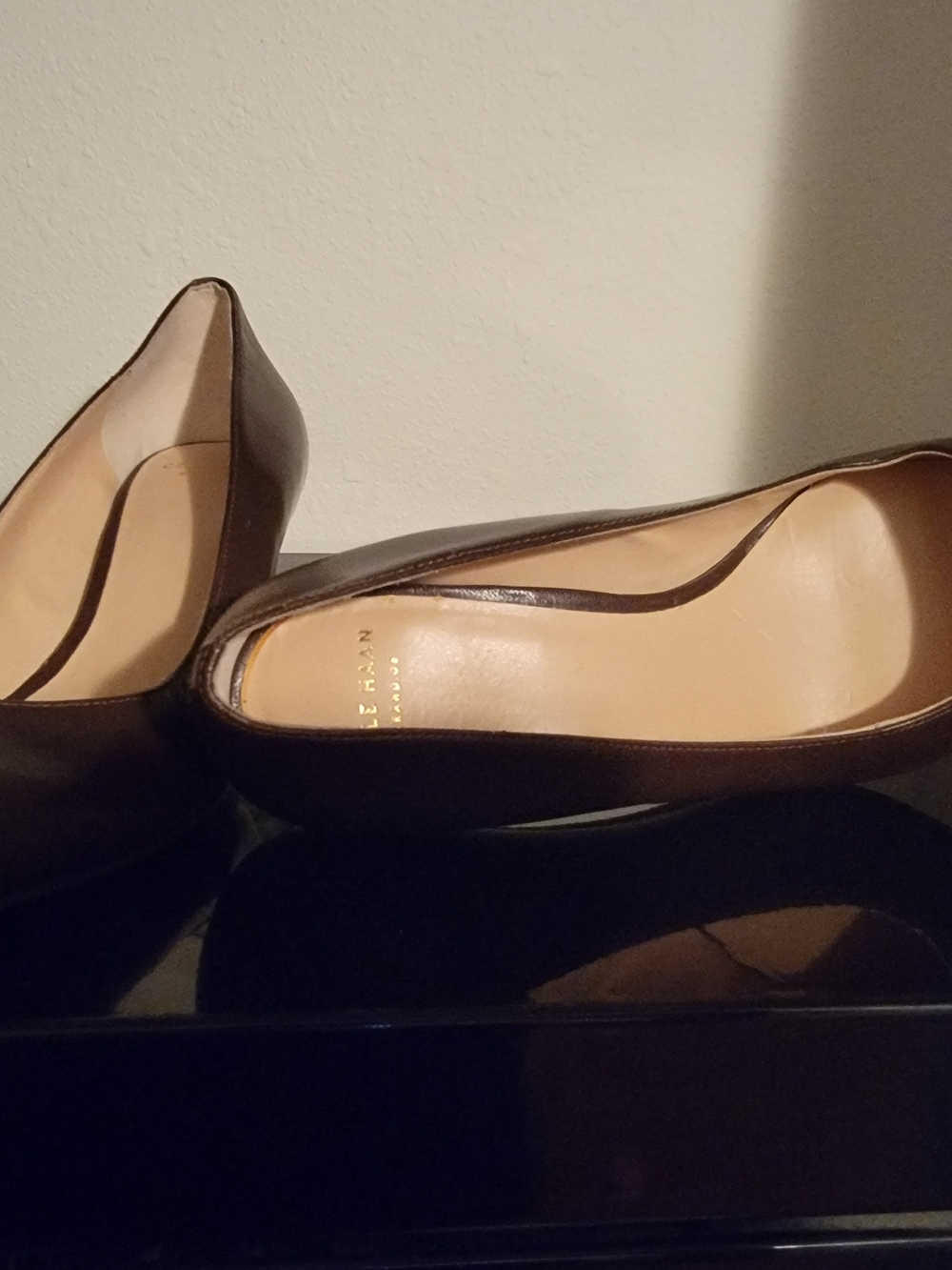 Cole Haan Dark Brown Leather Mid-Heel Pumps Sz 7 B - Picture 2 of 9